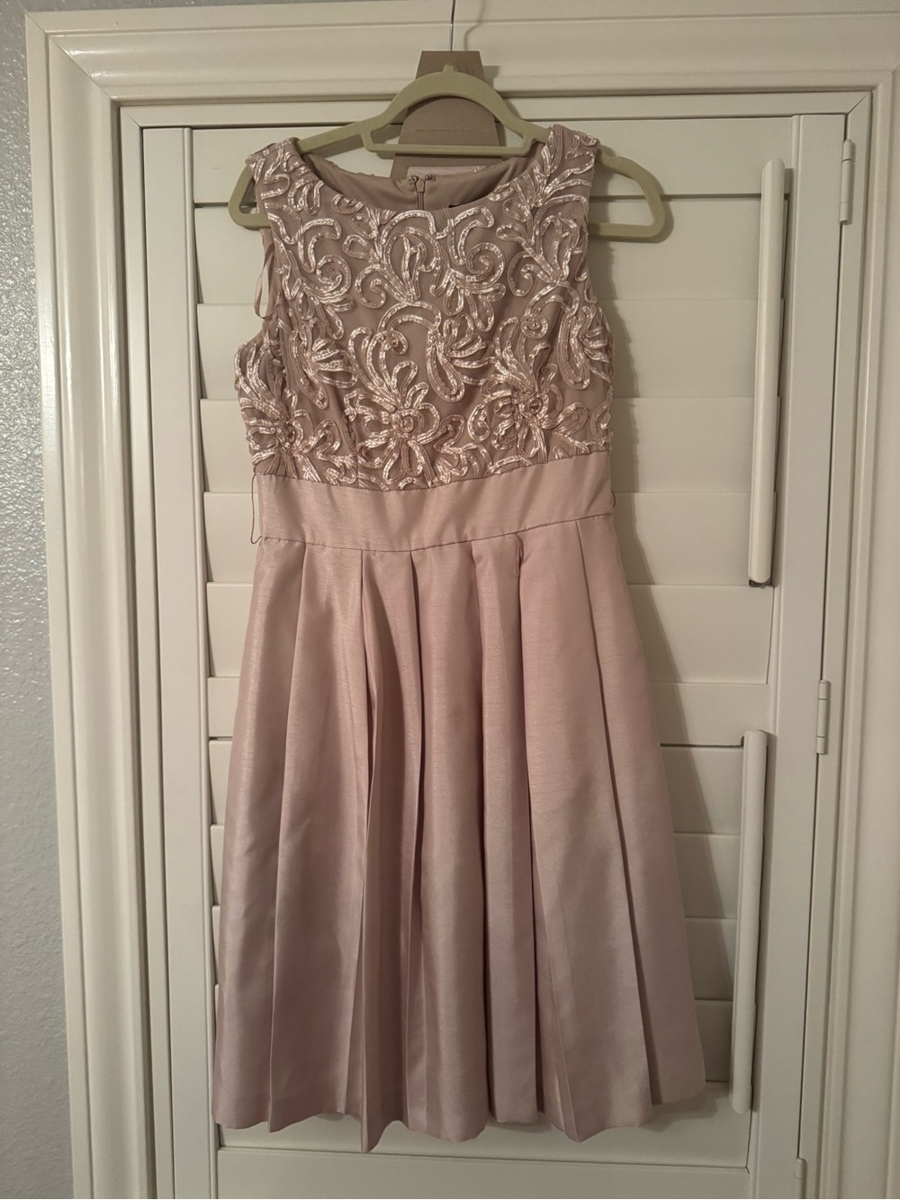Jessica Howard Blush Beige Lace-Accented Dress